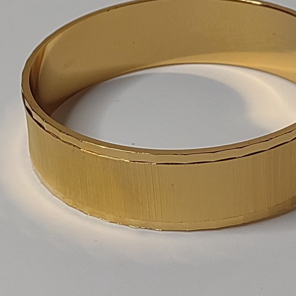 Vintage Monet Gold Tone Metal Bangle - Picture 3 of 12